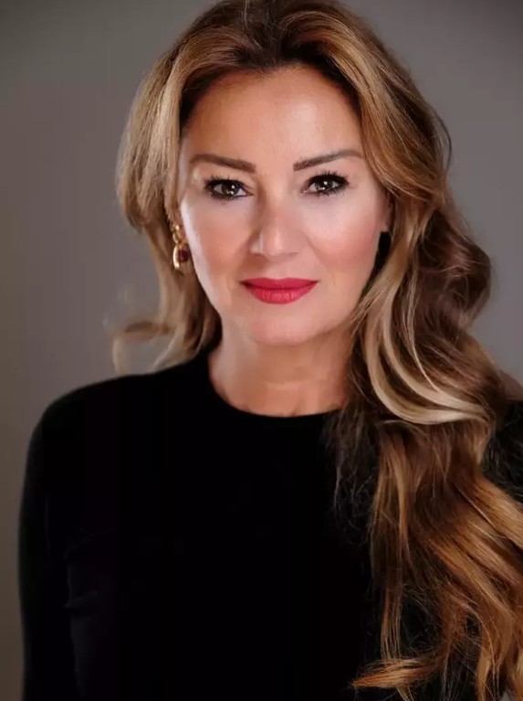 Pınar Altuğ'dan takipçisine sert cevap!